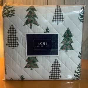 Home Reflections Queen Holiday Reversible Quilt Set